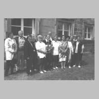 112-1003 Weidlacker Schultreffen 1998 - Ein Gruppenbild der Teilnehmer anlaesslich eines Ausfluges in die Umgebung.jpg